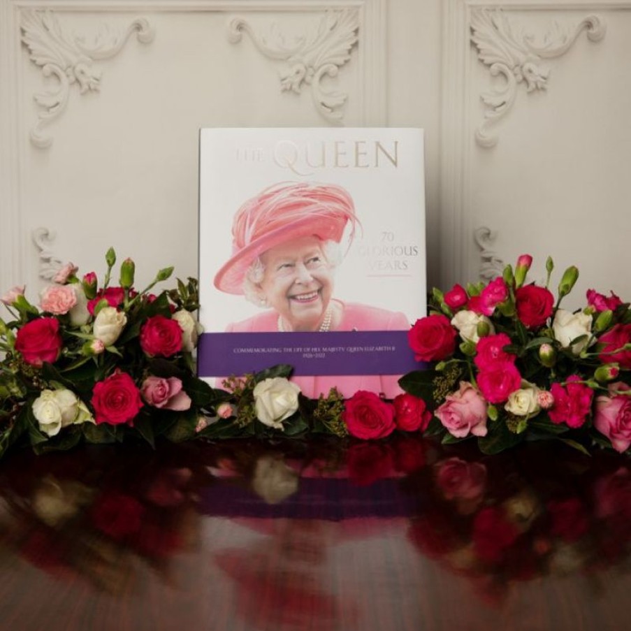 Royal Collection Shop The Queen: 70 Glorious Years | Royal Collection Publications